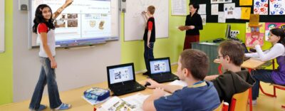 Teknologi Membebaskan Pendidikan